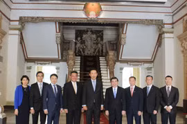 新加坡吉宝集团有意同胡志明市建立长期伙伴关系
