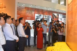 胡志明主席遗嘱执行50周年专题展在河内举行