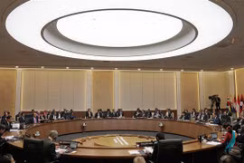 东盟-韩国峰会：韩国总统强调合作团结精神