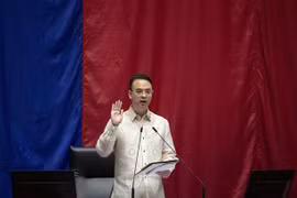 菲律宾前外长卡耶塔诺当选新一任众议院议长