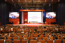 越南举行全国伤残军人先进代表表彰大会 政府总理阮春福等国家领导人出席