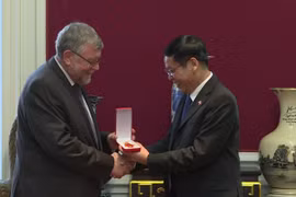 比越协会荣获越南友谊勋章