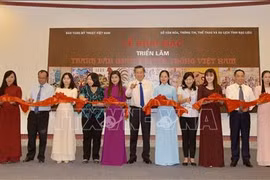 越南传统民间画展展现浓郁民族文化特色