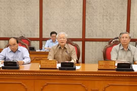 越共中央政治局召开会议 阮富仲主持