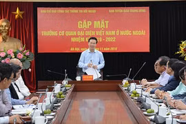 越共中央宣教部部长武文赏会见2019-2022年任期越南驻外大使和代表机构首席代表