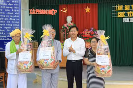 平顺省领导值此卡特节之际向婆罗门教占族同胞致以节日祝福