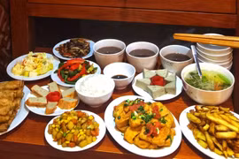 农历七月素食市场迎来生意火爆的高峰期