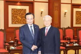  越南领导人会见韩国共同民主党代表团