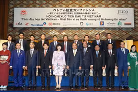 政府总理阮春福主持召开越日投资促进会 见证多项合作文件的签署