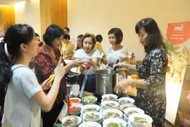 东盟美食义卖活动在印度尼西亚举行
