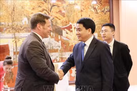 加强河内市与英国的教育合作