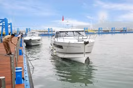 下龙国际旅游港——国际游客向往的旅行目的地