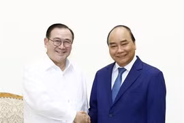 越南政府总理阮春福会见菲律宾外长