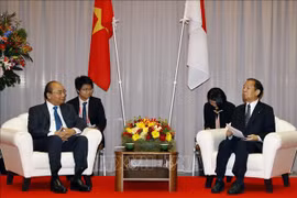 越南政府总理阮春福 会见日越友好议员联盟主席二阶俊博
