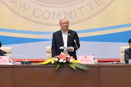 国会法律委员会第17次全体会议继续召开