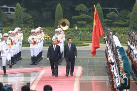 柬埔寨首相洪森开始对越南进行正式访问