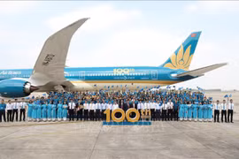 张和平出席越航机队第100架飞机交接仪式