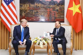 越南政府总理阮春福会见美国总统特朗普