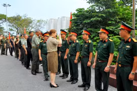 各国驻越南国防武官代表团访问海防市和广宁省