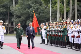 蒙古国国防部长对越南进行正式访问