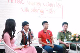 武阿丁奖：对为少数民族同胞做出巨大贡献的个人和集体给予表彰
