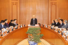 阮富仲主持召开越共十三大文件起草小组第一次会议