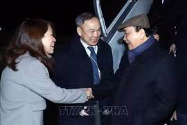 政府总理阮春福抵达瑞士苏黎世 开始出席世界经济论坛2019年会之行