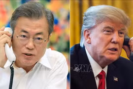 美朝领导人河内会晤：特朗普与文在寅通电话