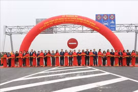 阮春福总理出席兴河大桥通车剪彩仪式