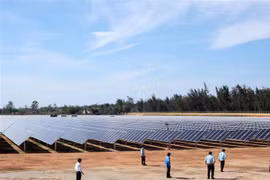 广义省首家太阳能发电厂竣工投运