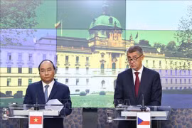 越捷两国总理共同主持记者会 向媒体界通报会谈结果