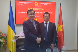 越南驻乌克兰贸易代表办公室正式揭牌成立