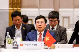 越南政府副总理兼外长范平明出席东盟外长会议