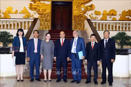 越南政府总理阮春福会见罗马尼亚外交部国务秘书格奥尔基策