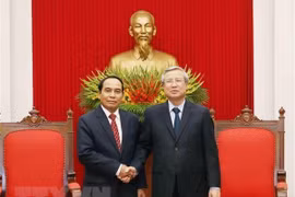 越共中央书记处常务书记陈国旺会见老挝代表团