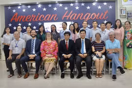 “美国约会空间”在安江大学正式揭牌