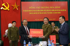 张和平： 努力保护国内生产和消费者权益