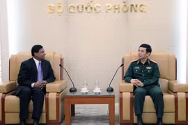 越南人民军总参谋长潘文江会见斯里兰卡驻越大使普拉桑纳·加米奇