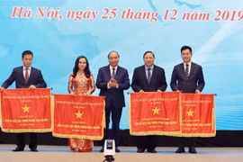 阮春福总理出席政府办公厅2019年工作总结暨2020年工作部署会议