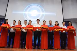 岘港市在线公共服务平台正式投入使用