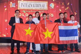 河内学生代表团在第7届国际数学竞赛中获得优秀的成绩