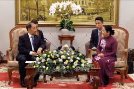 胡志明市市委副书记武氏蓉会见中共中央组织部秘书长臧安民