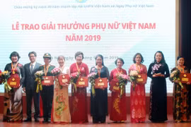 2019年越南妇女奖颁奖仪式在河内举行