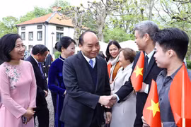 阮春福总理会见旅居瑞典越南人代表
