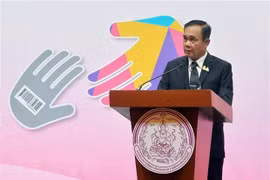 巴育接受泰国王室圣旨，正式出任泰国总理一职