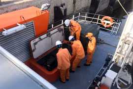 NA 95899 TS号渔船沉没事故：将不完整的船员遗体送上岸