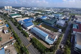 韩国资金大量涌入房地产和零售领域