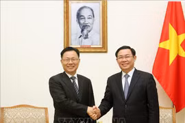 政府副总理王廷惠会见中国云南省政府常务副省长宗国英
