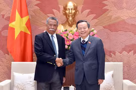 国会副主席冯国显会见亚洲生产力组织秘书长
