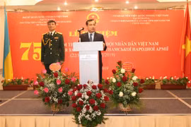 越南人民军建军75周年纪念典礼暨2019年越南国防白皮书公布仪式在乌克兰举行